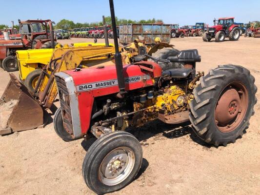 Massey Ferguson 240 Tractor C/C: 87019210