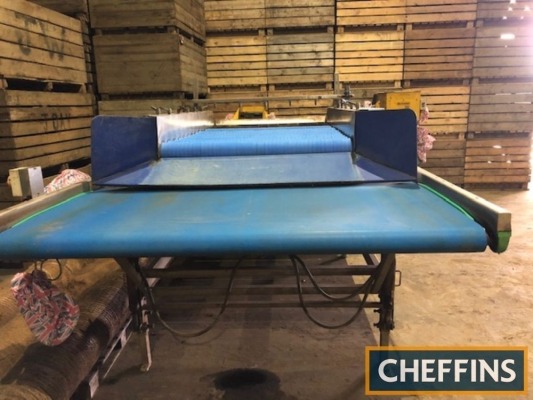 Herbert sponge drier sponges and bristles excellent condition, 1no. pintle roller, 2no. Brush rollers and 12no. sponge rollers, 11ft 6ins long, rollers 4ft wide, transfer belt off 6ft wide 3ft 6ins long, rollers adjustable with added spray bar, 3phase Lo