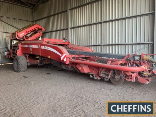 2008 Grimme GT170S 2row trailed potato harvester, full width digging share and half Diablos with hydraulic ridge pressure control. Short intake web followed by main sieve web twin multi-sep separator, rear 4person picking platform with canopy and frame, h