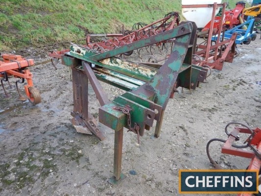 Mounted single leg sub soiler