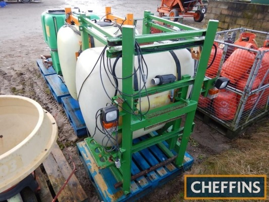 Mounted 600ltr spray tank