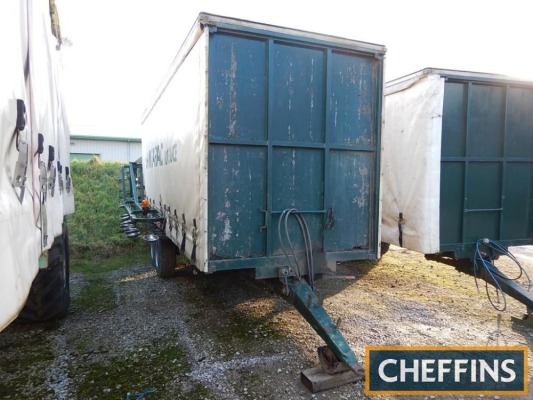 Tandem axle 12pallet veg harvesting rig with fold out harvesting arm with stainless steel cups on 12.5/80-18 wheels and tyres