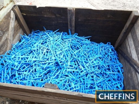 Large qty mesh pegs t/w potato box