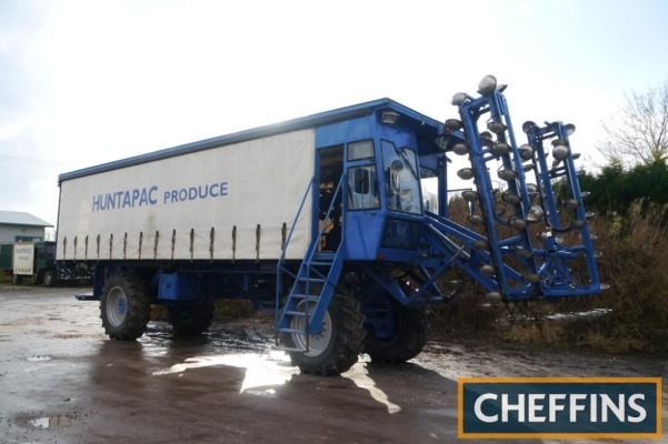 SELF-PROPELLED 4wd 2ws HARVESTING RIG Fitted with stainless steel bowls, curtainside body with processing line for crate packing with roller conveyor, hydraulic powered axles and rear camera on 460/85R34 wheels and tyres