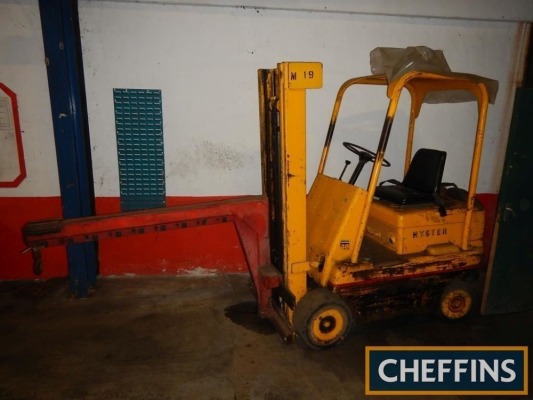 HYSTER 40 Spacesaver diesel fixed mast FORKLIFT Fitted with jib Hours: 1,459