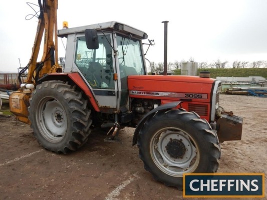 1993 MASSEY FERGUSON 3095 Dynashift 4wd TRACTOR On farm from new (hedgecutter imaged not included with this lot) Reg. No. K53 XRN Serial No. B127018 FDR: 11/06/1993