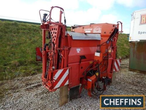 2005 Kuhn Aero 2212 mounted hydraulic folding 12m pneumatic fertiliser applicator with hydraulic bag loading arm