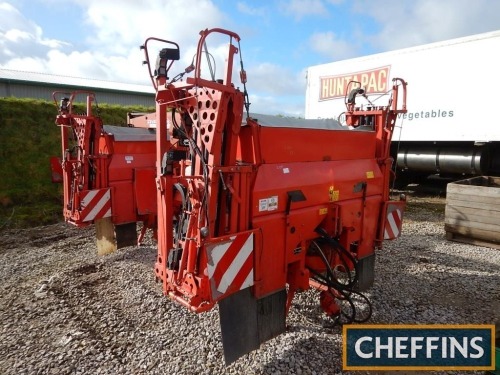 2002 Kuhn Aero 2212 mounted hydraulic folding 12m pneumatic fertiliser applicator