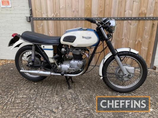 1971 649cc Triumph TR6P Trophy MOTORCYCLE Reg. No. JGY 254K Frame No. GE25233 Engine No. PG39779 Stated to be an ex police machine and still wearing white paint with later embellishments, the non-matching numbers TR6P has been in the current ownership for