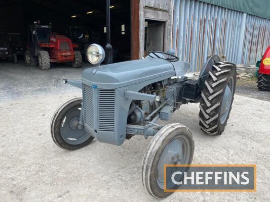 1953 FERGUSON TEF-20 4cylinder diesel TRACTOR Reg. No. GDO 59 Serial No. TEF358890 Fitted with lighting kit and number plate holder. Sitting on Goodyear tyres and reported to run well with good oil pressure