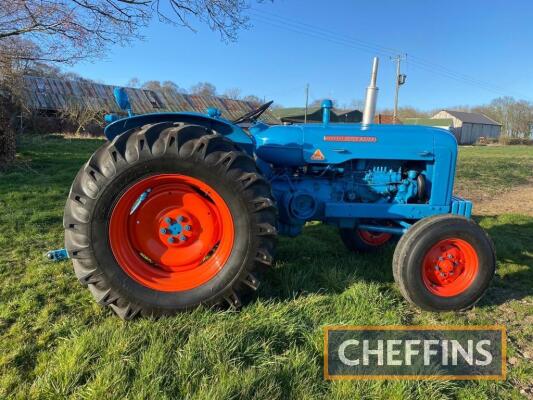 FORDSON Super Major 4cylinder diesel TRACTOR Fitted with LiveDrive, PAS, 3no. front weights, raised PTO, front inside wheel weights, PUH and side belt pulley. Standing on good tyres and finished to a high standard