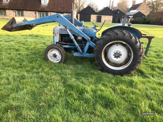 FORDSON Dexta 3cylinder diesel TRACTOR Fitted with front end loader and roll bar