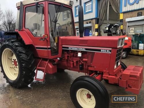 1984 INTERNATIONAL 956XL diesel TRACTOR Reg. No. B869 GUF Serial No. 001856 A well-presented example, showing 8,292 hours