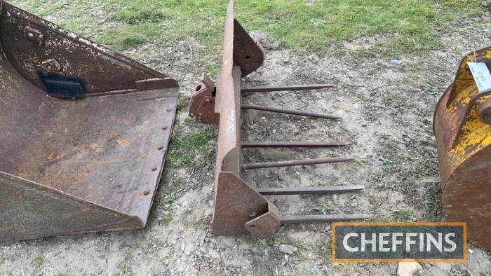 Massey Ferguson 40 Loader Fork UNRESERVED LOT C/C: 84312000