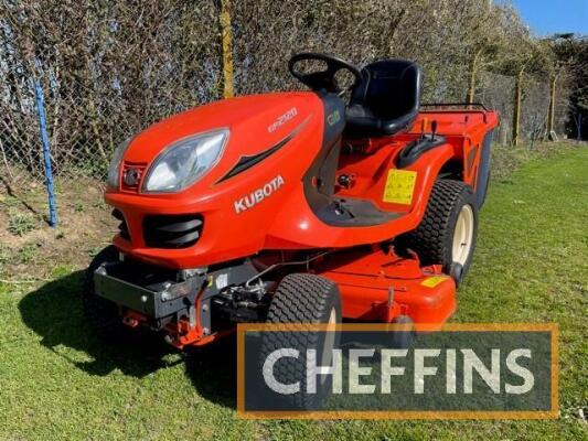 2012 Kubota GR 2120 Glide Steer Diesel Ride on Mower c/w 48in cut Hours: 542 Ser. No. 12368 C/C: 84331151