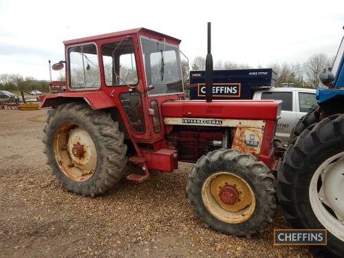 INTERNATIONAL 946 diesel TRACTOR Serial No. D030701D003939 Fitted with 4wd, cab and rear linkage