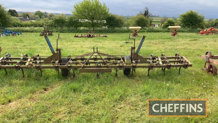 John Deere springtine cultivator with wings