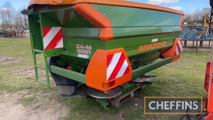 2013 Amazone ZAM 3001 Hydro Fertiliser Spreader c/w control box in office and manuals in upstairs office C/C: 84324200