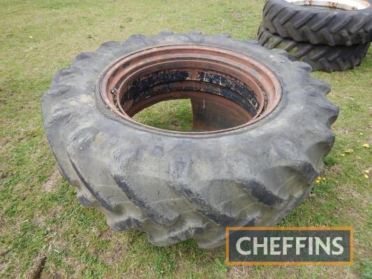 Single 520/70R38 rear tyre