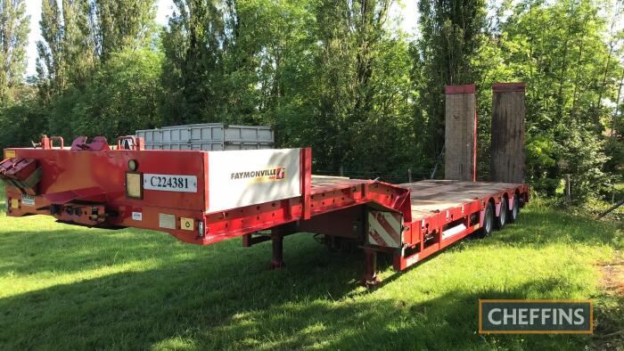 Faymonville tri-axle trailer with extendable bed, rear hydraulic lift/side shift ramps, outriggers and neck ramps Tested until 31/10/2021