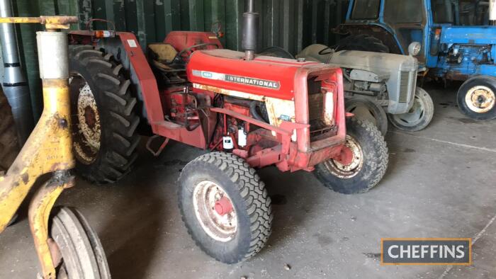 1975 INTERNATIONAL 454 3cylinder diesel TRACTOR Reg. No. JEX 868N Serial No. 2210B101746