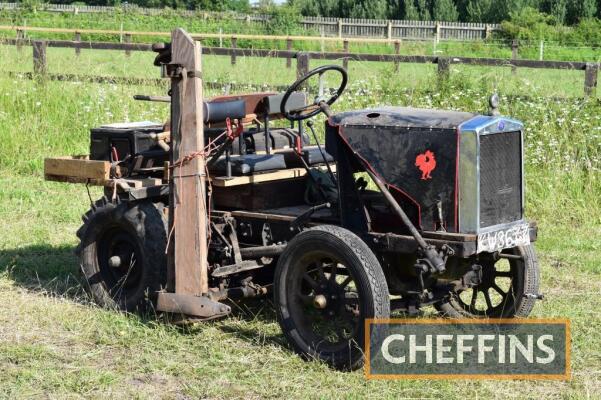 1936 MORRIS COWLEY `Flat Nose` 4cylinder petrol TRACTOR Reg. No. KW 3677 (expired) A running and driving example. Fitted with side mid-mounted finger bar mower