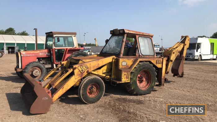 JCB 2DII diesel BACKHOE/DIGGER LOADER The vendor reports that this tractor does run but it has a diesel problem