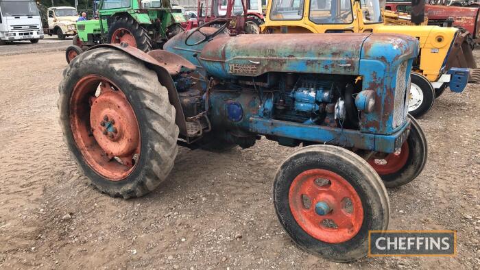 FORDSON Major 4cylinder diesel TRACTOR For restoration