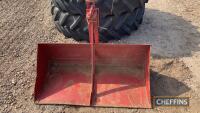 Rear hydraulic soil bucket