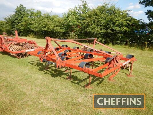 Kongskilde mounted spring tine cultivator with steel depth wheels, 3.25m