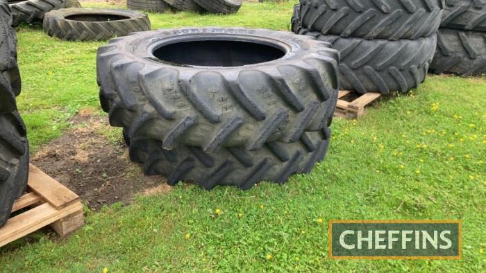 BKT 380/85-30 Tyres C/C: 40122000