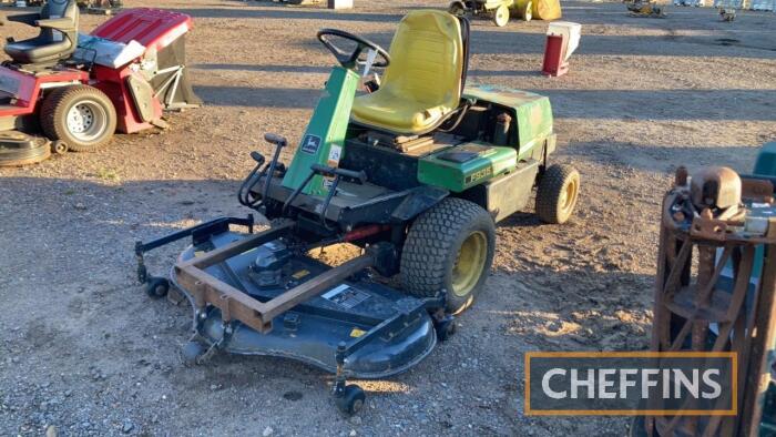 John Deere F935 Front Mounted Ride on Mower 5647 hrs shown C/C: 84331151