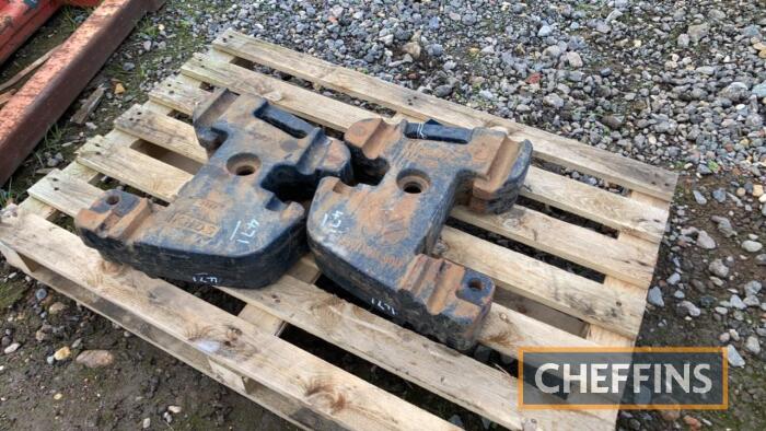 4no. New Holland 40kg Weights C/C: 87089997