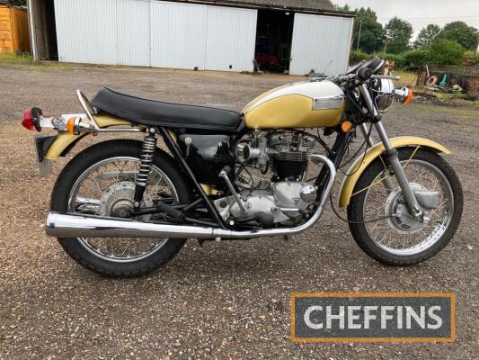 1972 649cc Triumph T120V Bonneville MOTORCYCLE Reg. No. AFV 911L Frame No. T120V GG59692 Engine No. T120V GG59692 Purchased as an abandoned project machine that was described as a complete basket case. The wheels had been rebuilt with chrome rims and stai