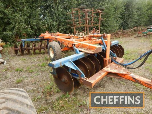 Galucho GRLCH 24/30 trailed discs with rear drawbar and hydraulics, 28ins discs, 4m Serial No. H97318910