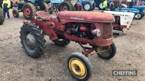 1960 MASSEY FERGUSON 820 2cylinder diesel TRACTOR
<br/>Reg. No. 749 SLT80
<br/>Serial No. 518691
<br/>Engine No. D621ES9
<br/>Vendor states that the engine runs and the injectors and injector pump were reconditioned last year with new piston rings fitted.