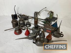 Oiling cans, BR, GPO, International Harvester and others, a good quantity