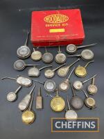 Miniature `banjo` type oilers, a selection in a Woodauto Service Kit tin