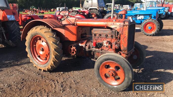 c1944 ALLIS CHALMERS Model U 4cylinder petrol TRACTOR
<br/>