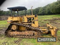 CATERPILLAR D4H LGP diesel CRAWLER TRACTOR
<br/>Fitted with a six way blade, swamp tracks, new radiator and is reported by the vendor to start on the button 
<br/>Key in office