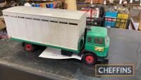 Britains green cabbed lorry c/w cattle float, unboxed, back door missing