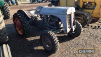 FERGUSON TE-20 P3 3cylinder diesel TRACTOR
<br/>Described as part restored