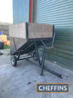 Single axle feed trailer with rear shute