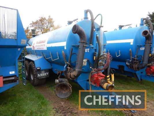 2018 Abbey 4500T 4,500gal 20cu/m tandem axle vacuum tanker with loading arm, 13,500ltr vacuum pump, sprung drawbar, load sensing, air brakes, rear loading funnel, passive steering axle and new veins in pump on 650/55R26.5 wheels and tyres Serial No. D6170