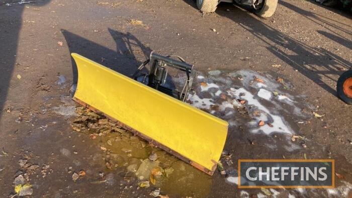 John Deere Snow Plough for compact tractor Ser. No. M054FBX080330 45kgs USA C/C: 84302000