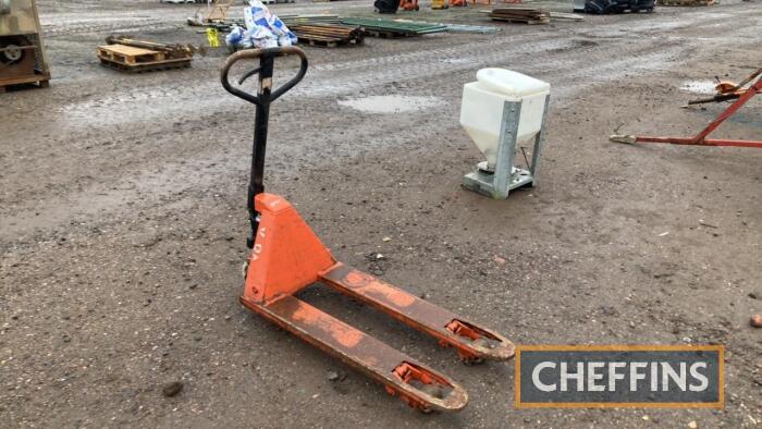 Metal Hand Pallet Truck C/C: 84279000