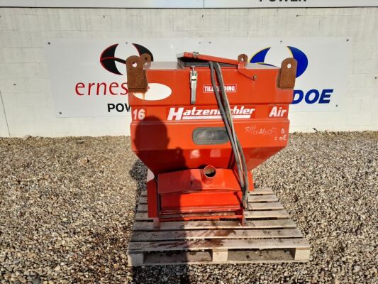 2007 OPICO VARIOCAST AIR 16 SEEDER, HYDRAULIC FAN, PAINT WORK FADED, LIFTING EYES WELDED TO TOP CORNERS OF HOPPER, NO CONTROL BOX, SERIAL NUMBER 0280-54-07 (51164603)