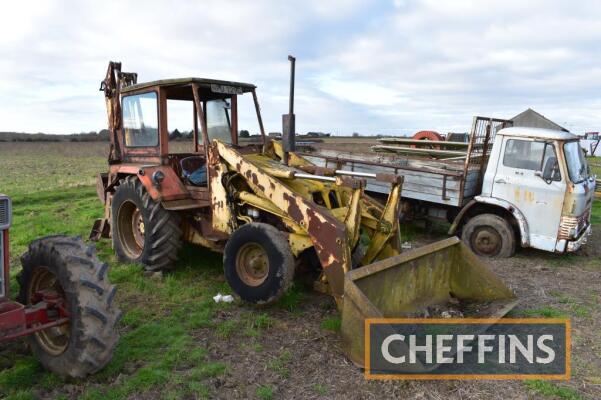 WHITLOCK 605 diesel BACKHOE DIGGER LOADER - non-runner On 16.9/14.30 rear and 8.25R16 front wheels and tyres. Door and cab glass not fitted, but available. No former keepers. Reg. No. MPU 129C Serial No. 144 Hours: 1,966 FDR: 15/06/1965 No registration do