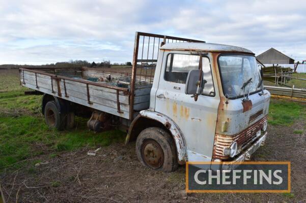 1976 FORD D 0910 4x2 Dropside Lorry - non-runner On 16/8.25R16 wheels and tyres. No former keepers Reg. No. LMK 117P Serial No. BC01SA58865 Mileage: 37,769km FDR: 09/04/1976