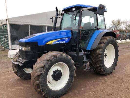 New Holland TM120 4wd Tractor c/w Range Command, cab suspension Reg. No. CU57 EPV Ser. No. ACM1287901